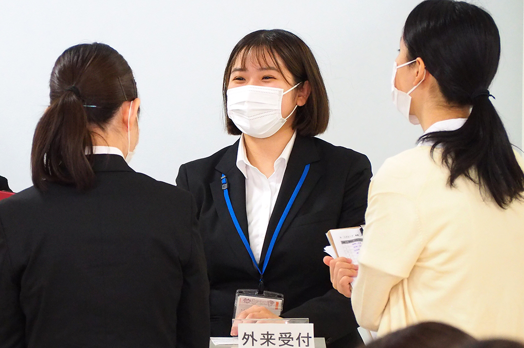 2年生が先生に!医療事務の合同授業
